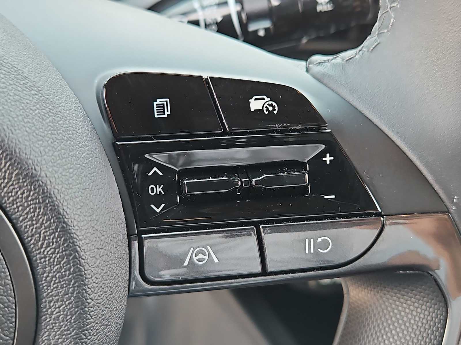 Thumbnail: 2025 Hyundai Elantra - 22