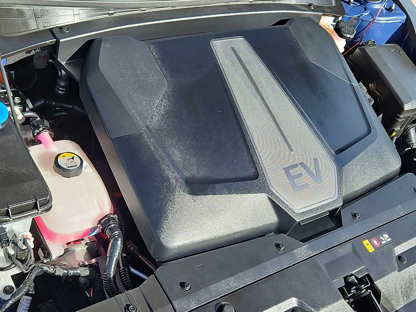 Thumbnail: 2022 Kia EV6 - 14