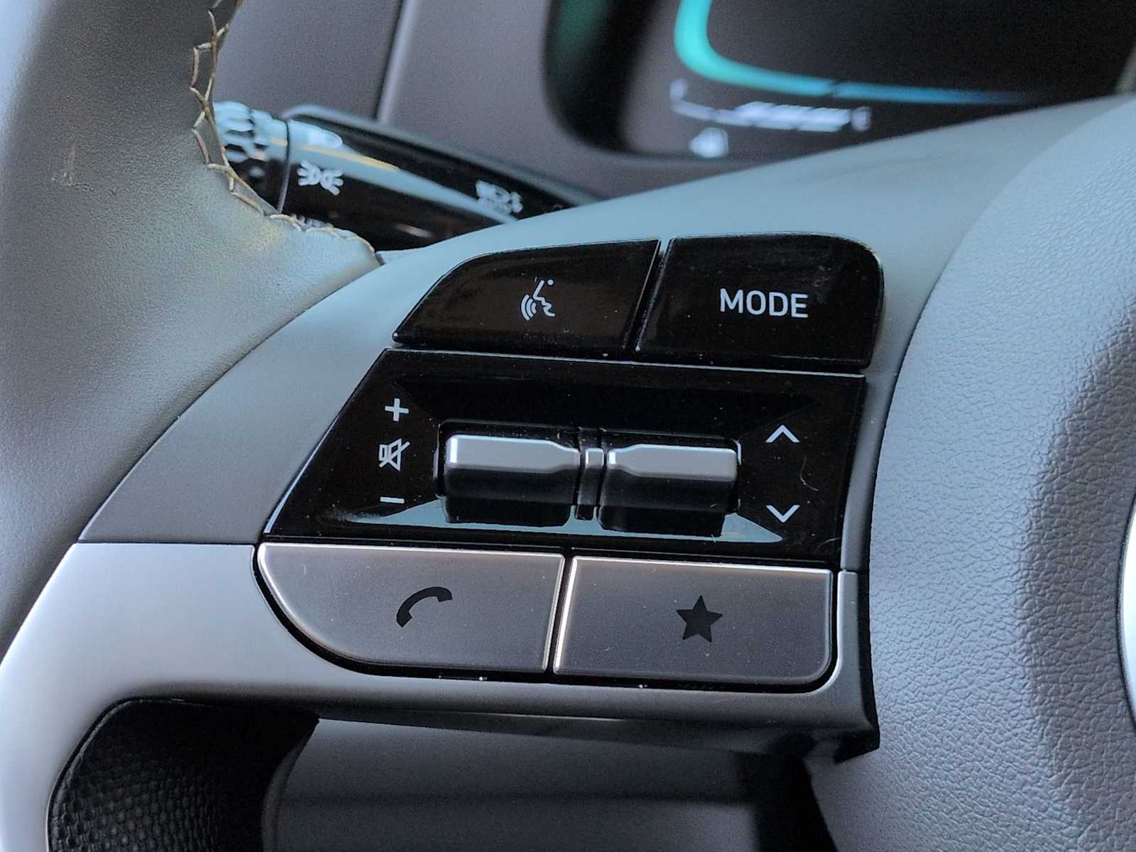 Thumbnail: 2025 Hyundai Elantra - 24