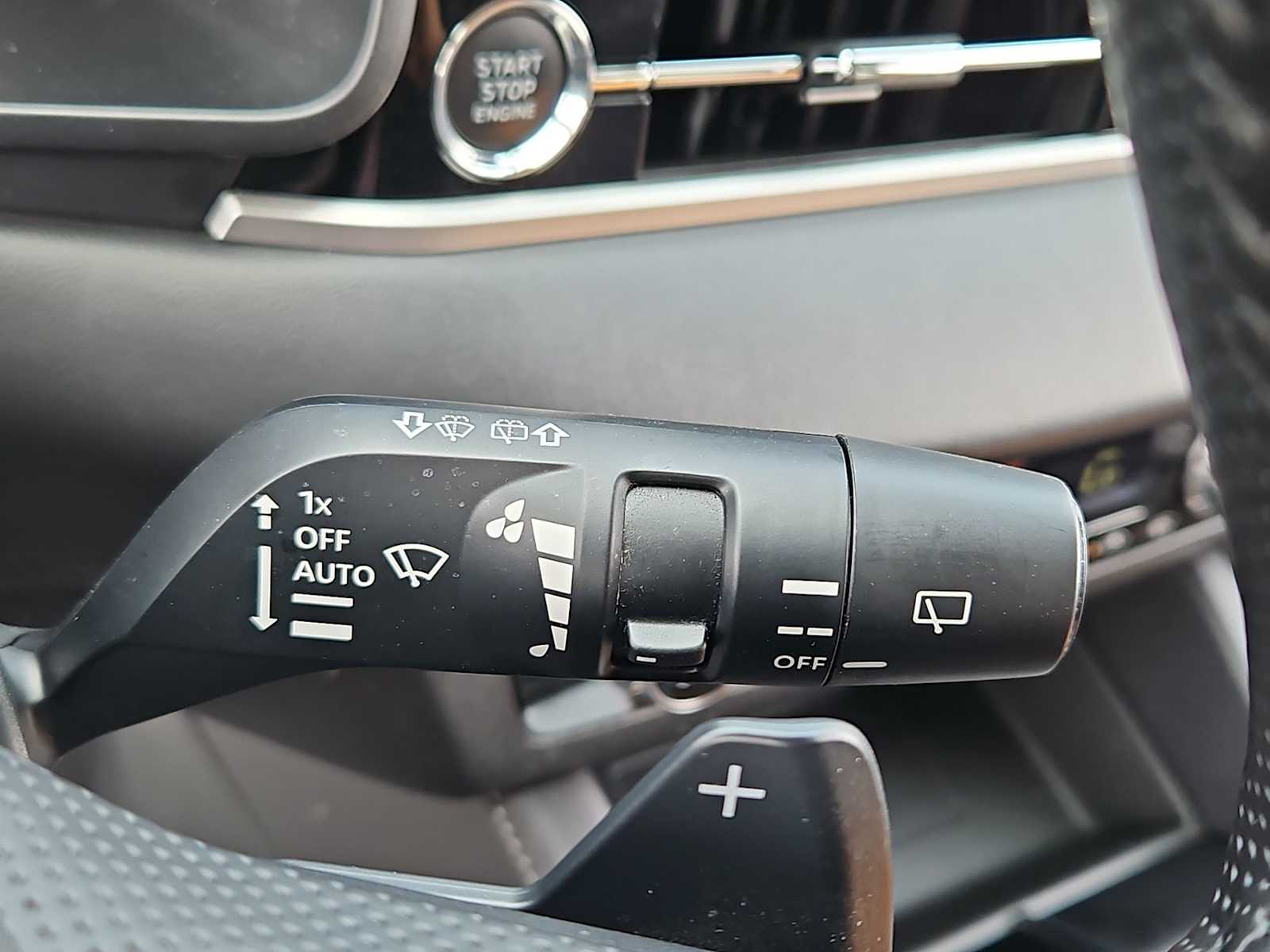 Thumbnail: 2024 Mitsubishi Outlander - 25