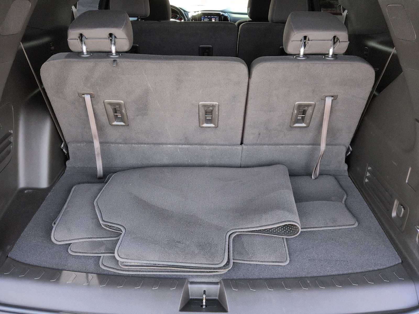 Thumbnail: 2023 Chevrolet Traverse - 34