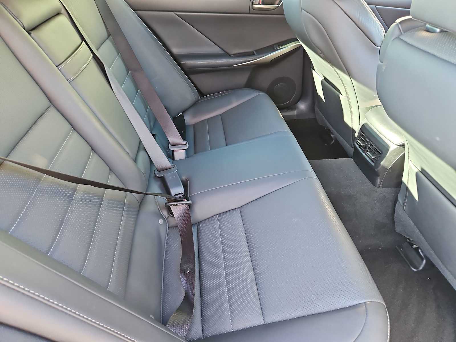 Thumbnail: 2019 Lexus IS - 20