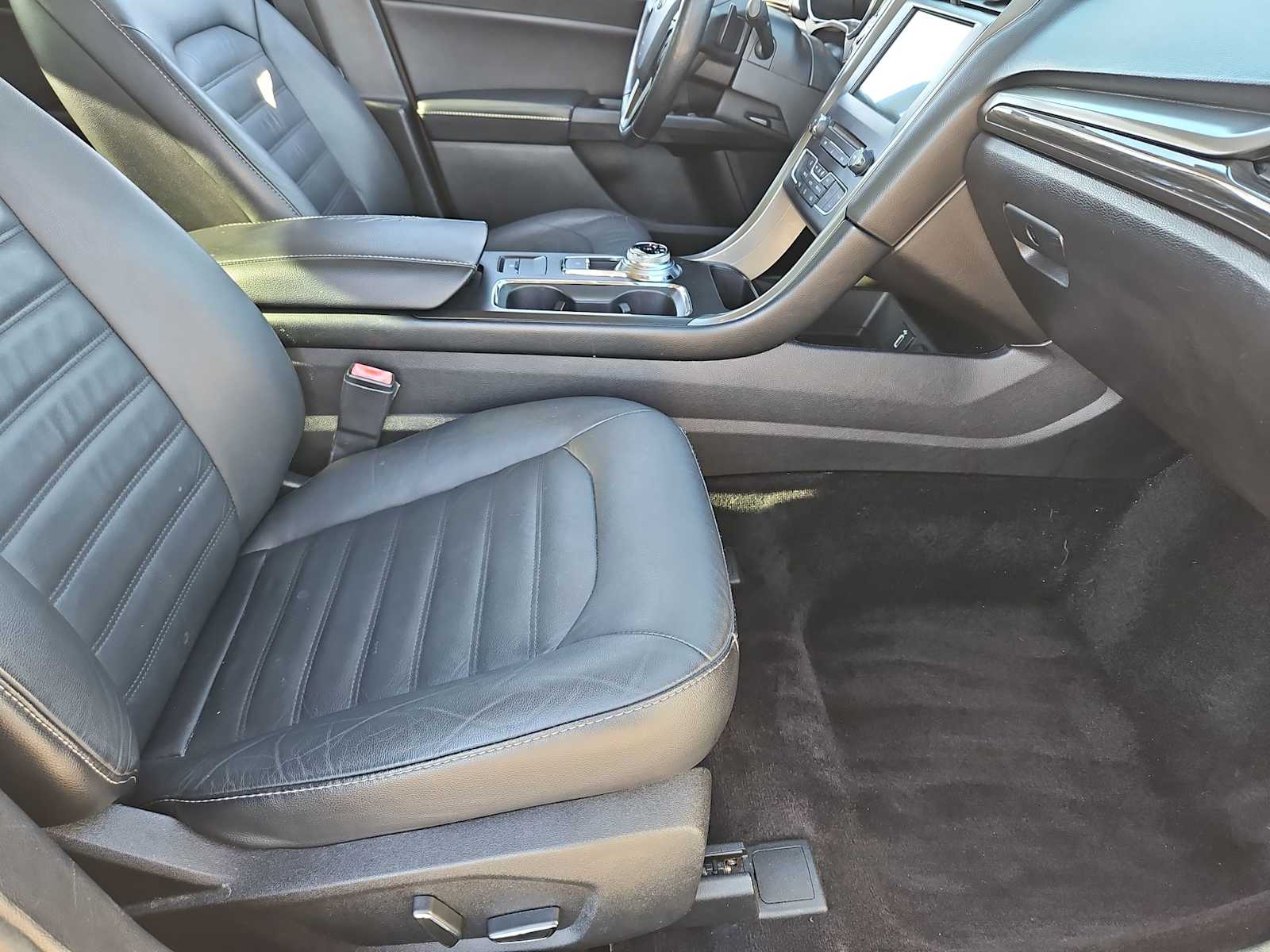 Thumbnail: 2017 Ford Fusion - 22