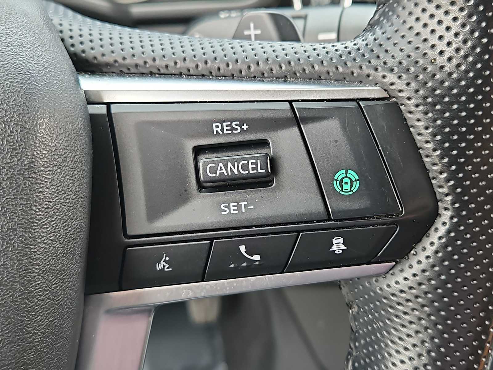 Thumbnail: 2024 Mitsubishi Outlander - 24