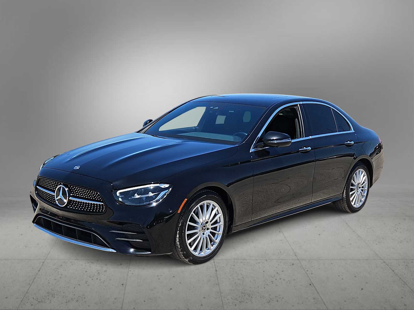 Thumbnail: 2021 Mercedes-Benz E-Class - 4
