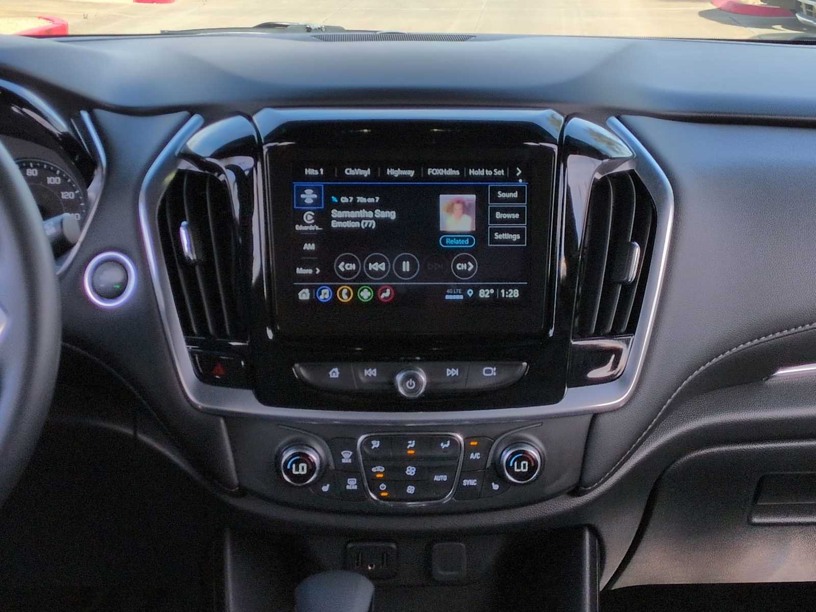 Thumbnail: 2023 Chevrolet Traverse - 28