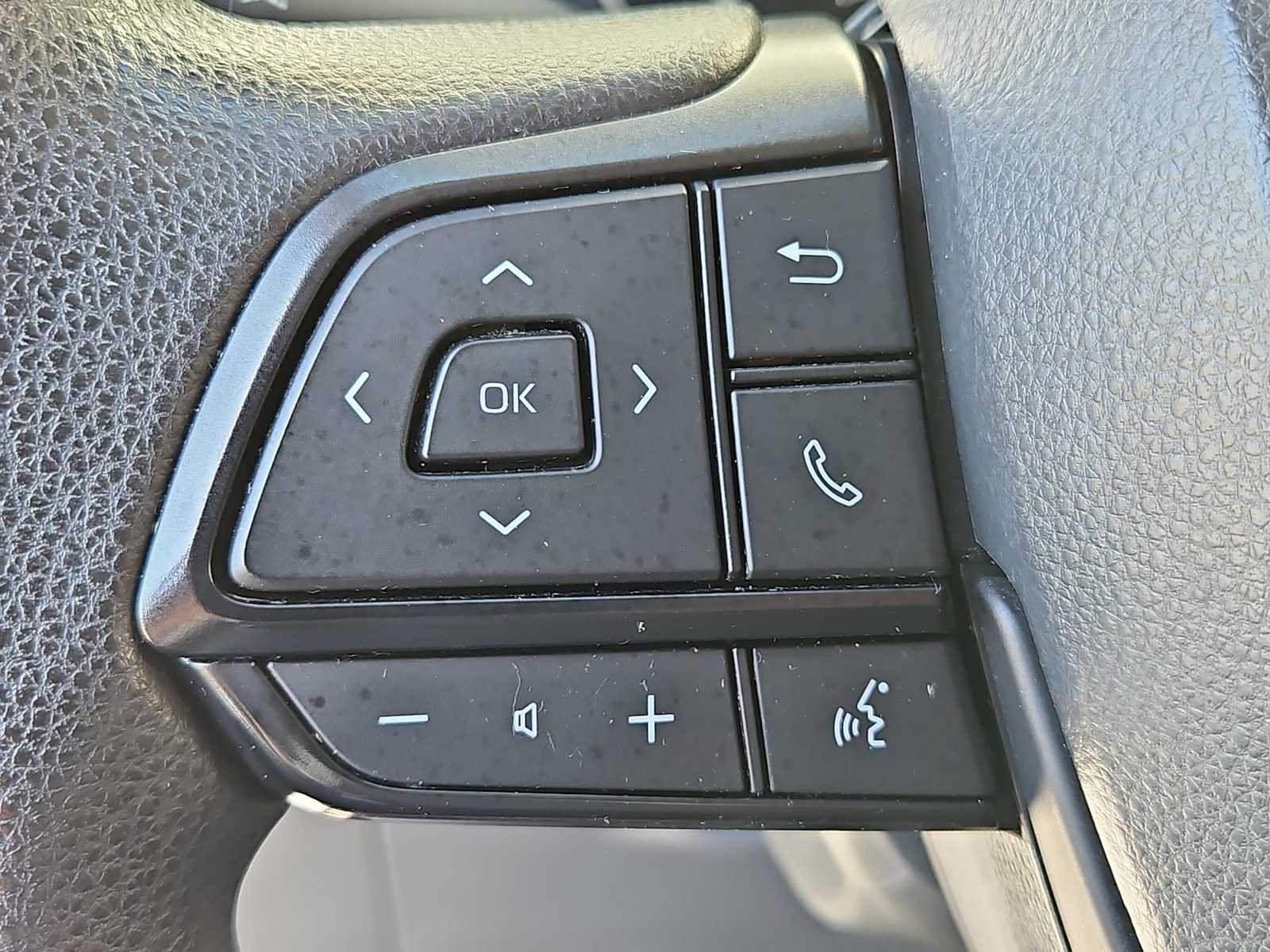 Thumbnail: 2023 Toyota Sienna - 21