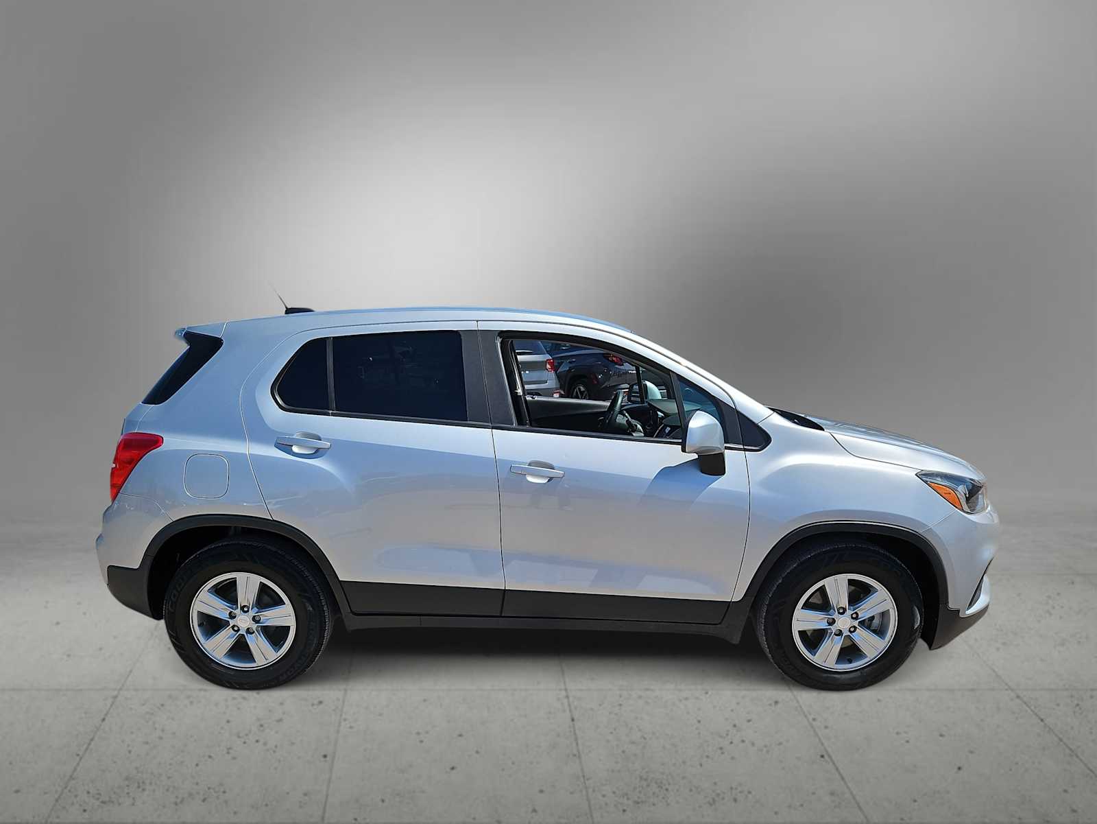 Thumbnail: 2020 Chevrolet Trax - 9