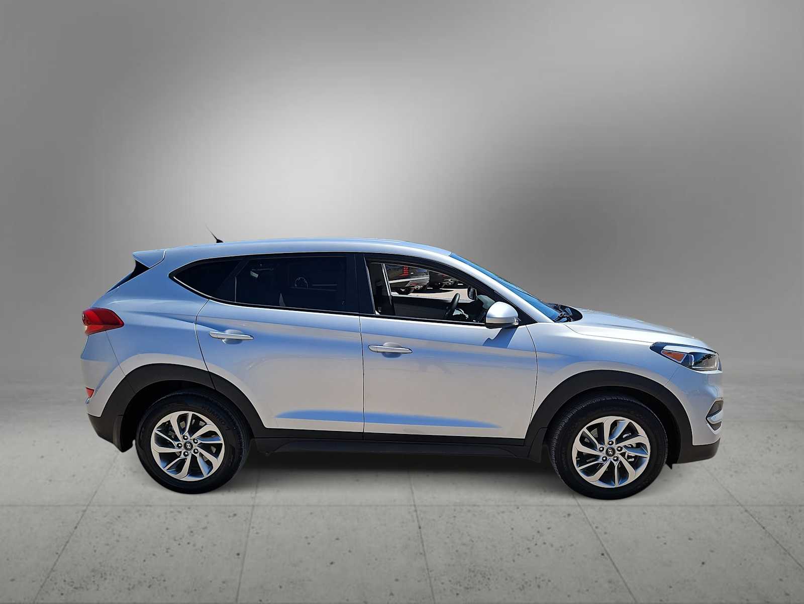 Thumbnail: 2018 Hyundai Tucson - 9