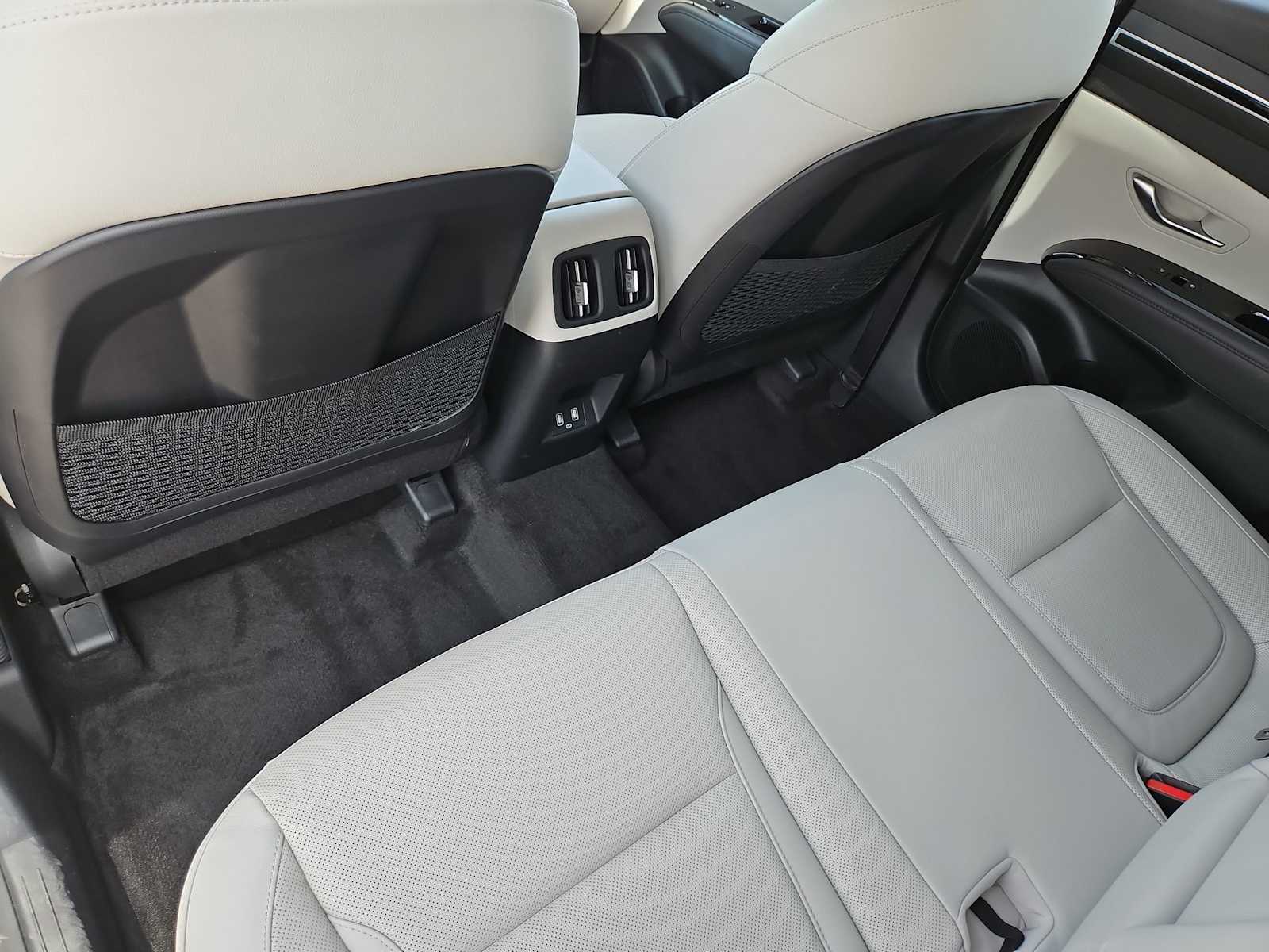 Thumbnail: 2022 Hyundai Tucson - 18