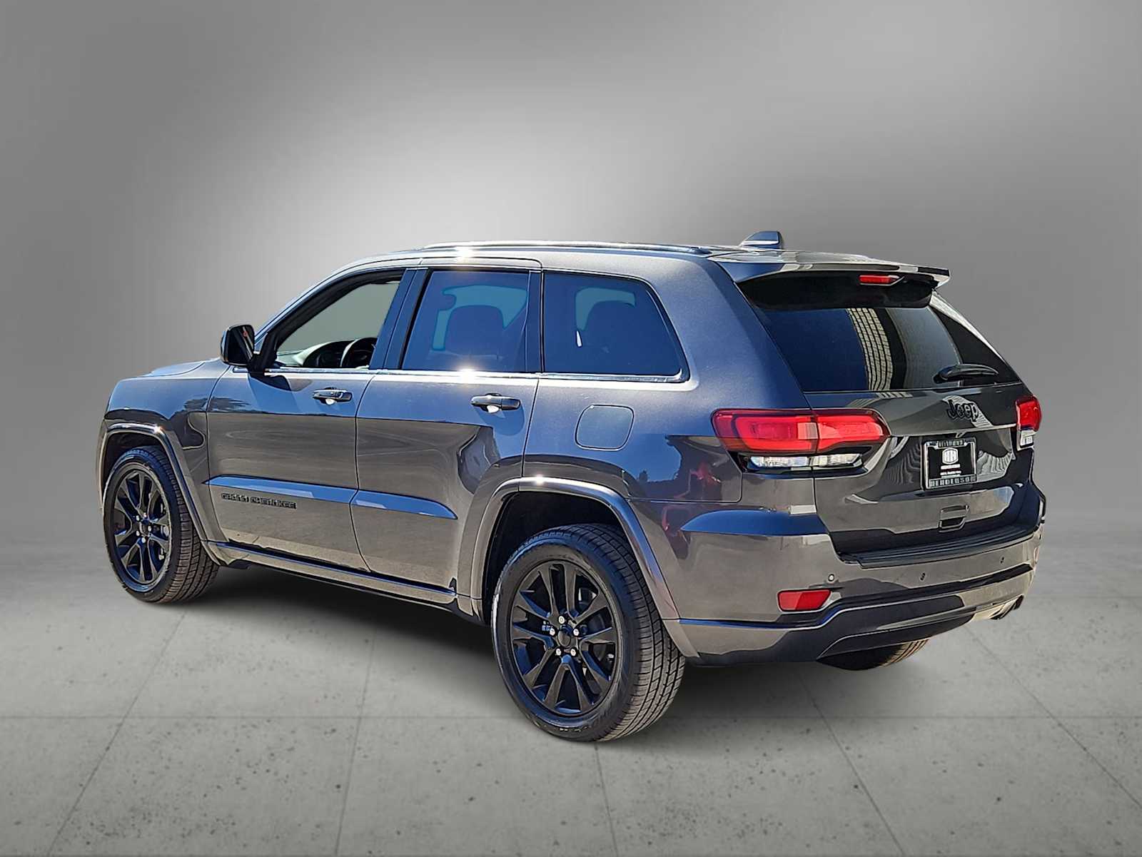 Thumbnail: 2018 Jeep Grand Cherokee - 6