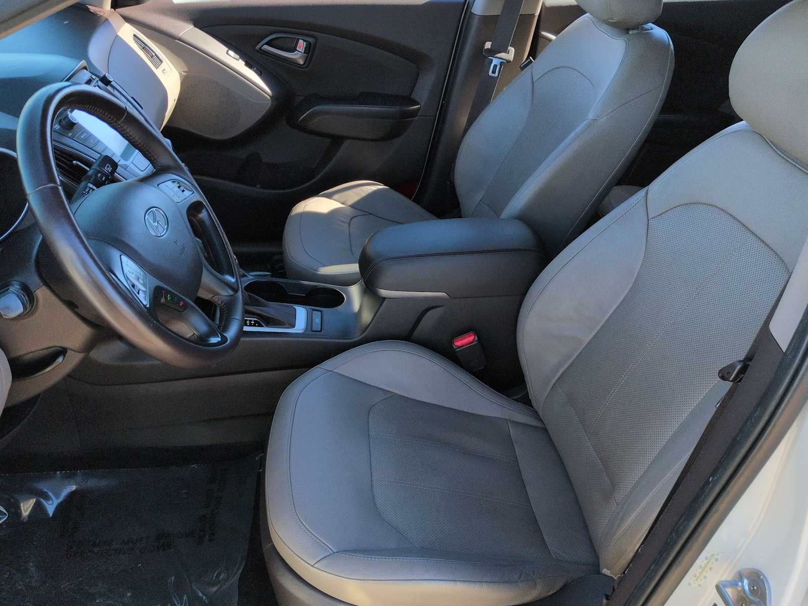 Thumbnail: 2014 Hyundai Tucson - 17