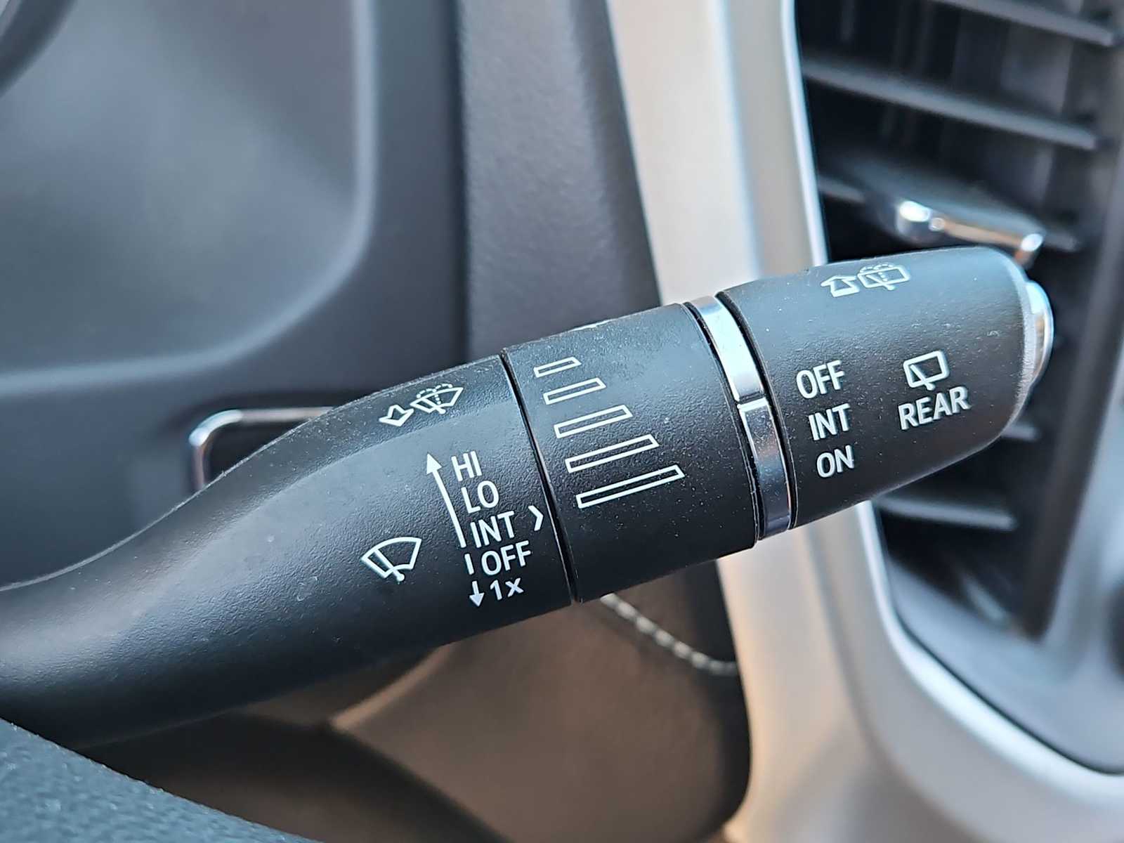 Thumbnail: 2023 GMC Acadia - 26