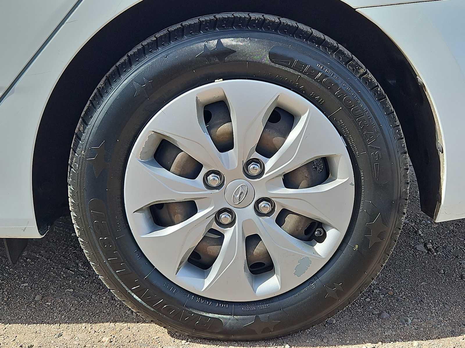 Thumbnail: 2016 Hyundai Accent - 13