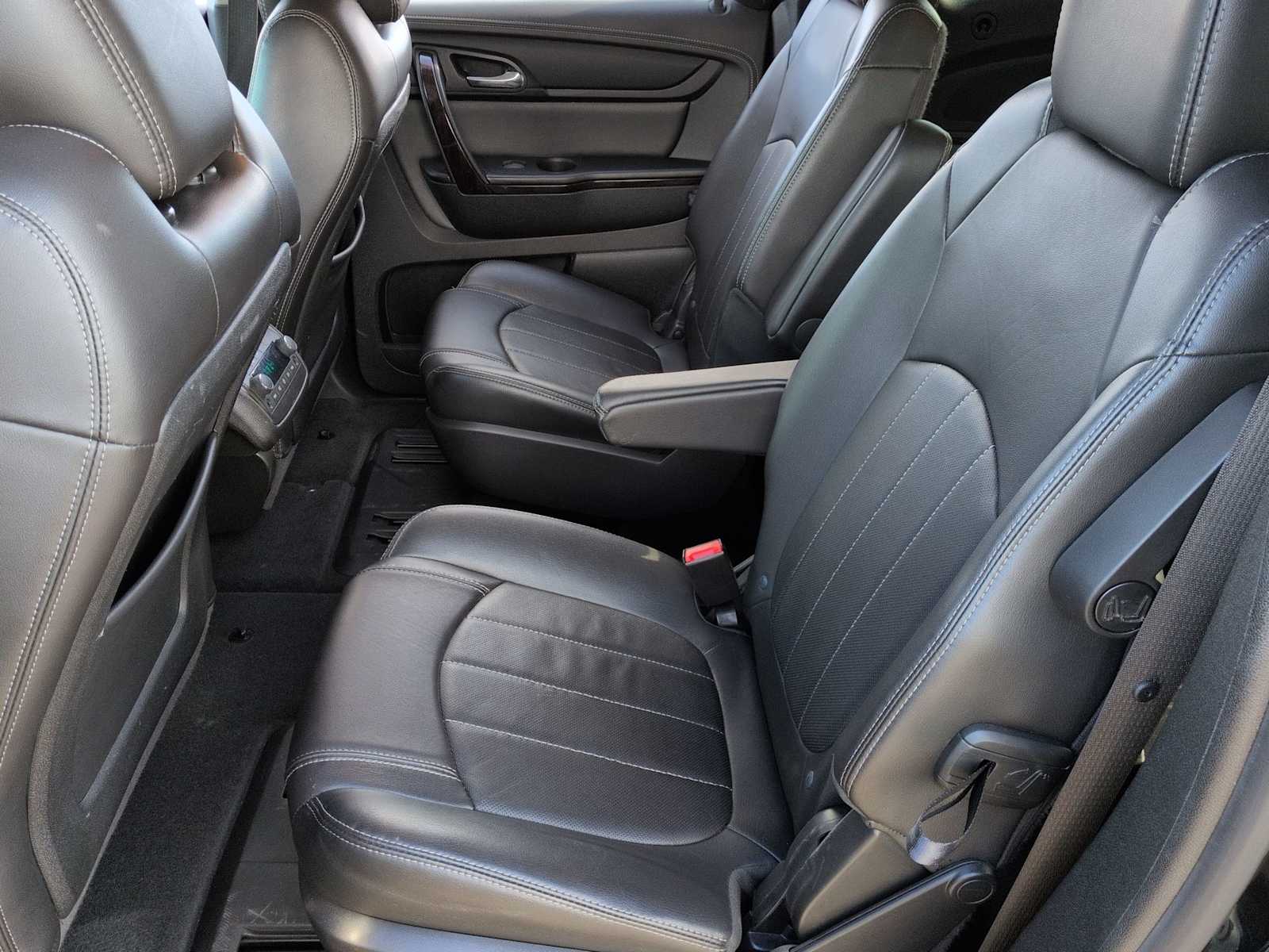 Thumbnail: 2017 Chevrolet Traverse - 19