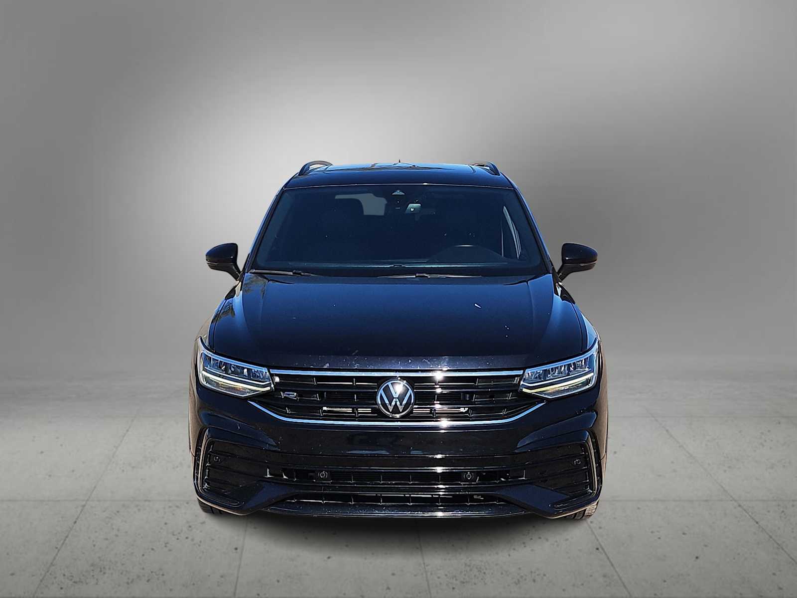Thumbnail: 2023 Volkswagen Tiguan - 3