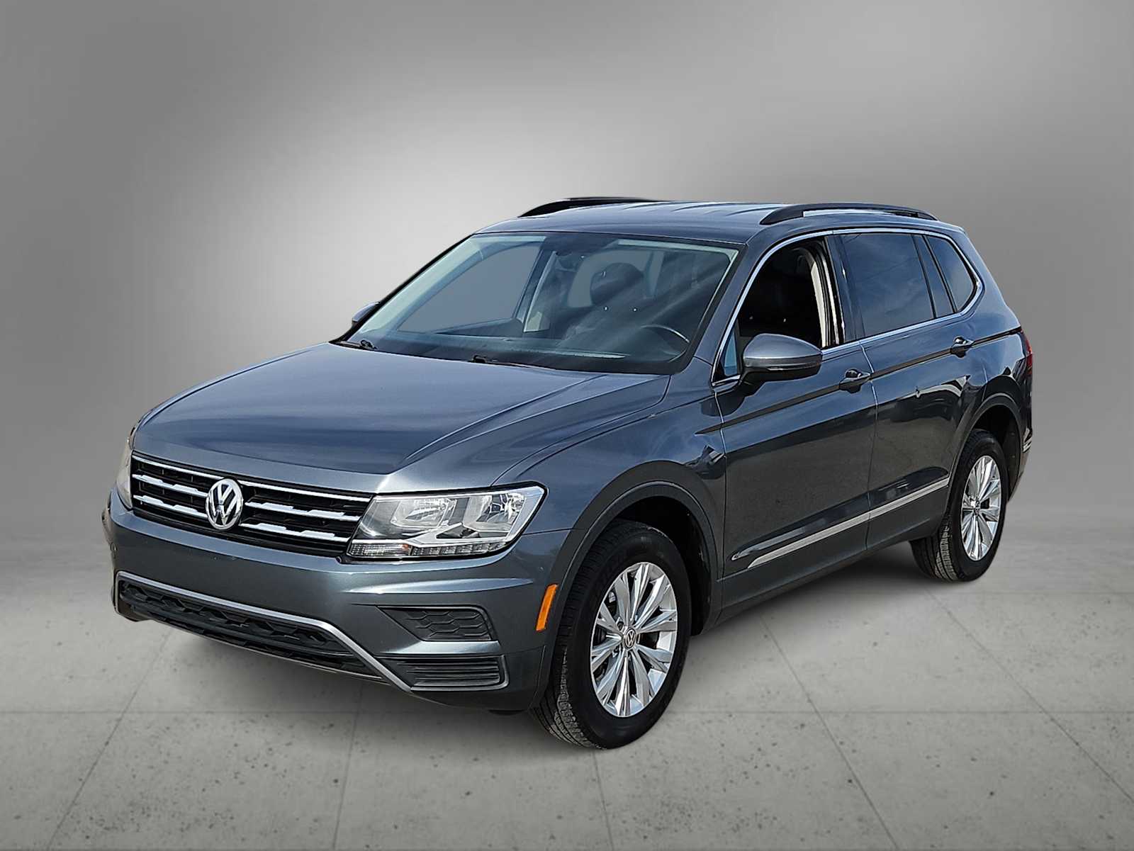 Thumbnail: 2018 Volkswagen Tiguan - 4