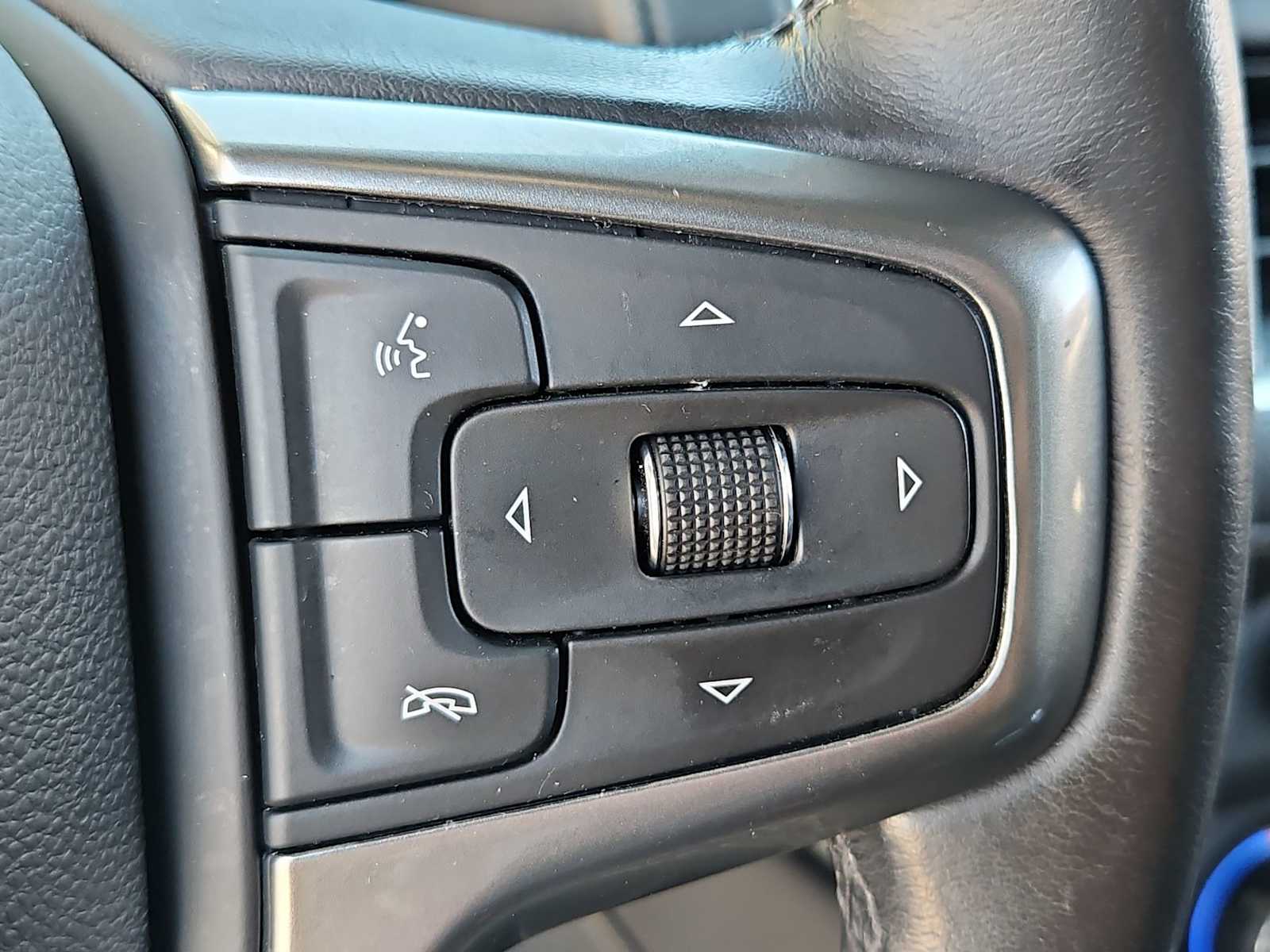 Thumbnail: 2021 Chevrolet Tahoe - 25