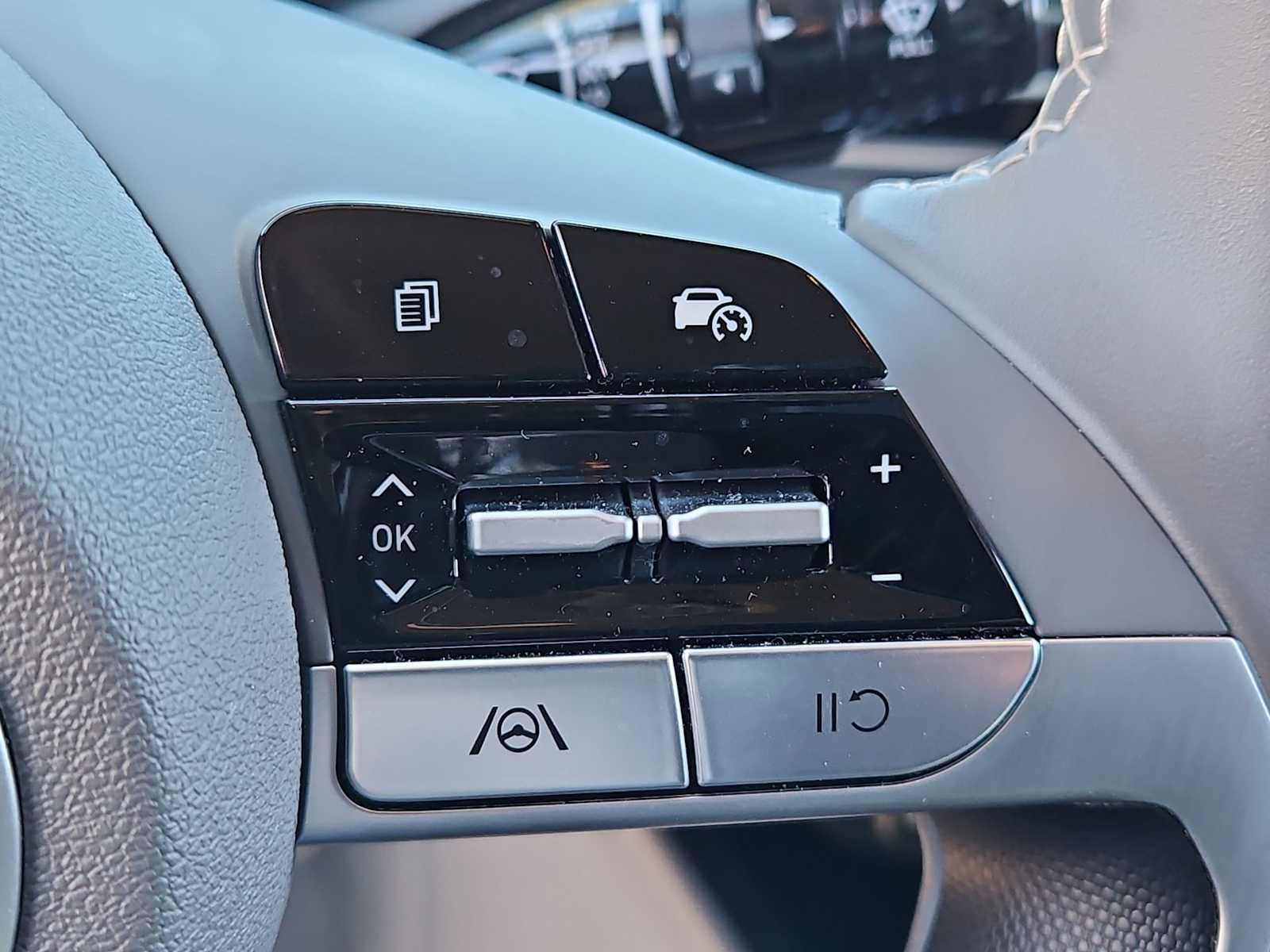 Thumbnail: 2025 Hyundai Elantra - 24