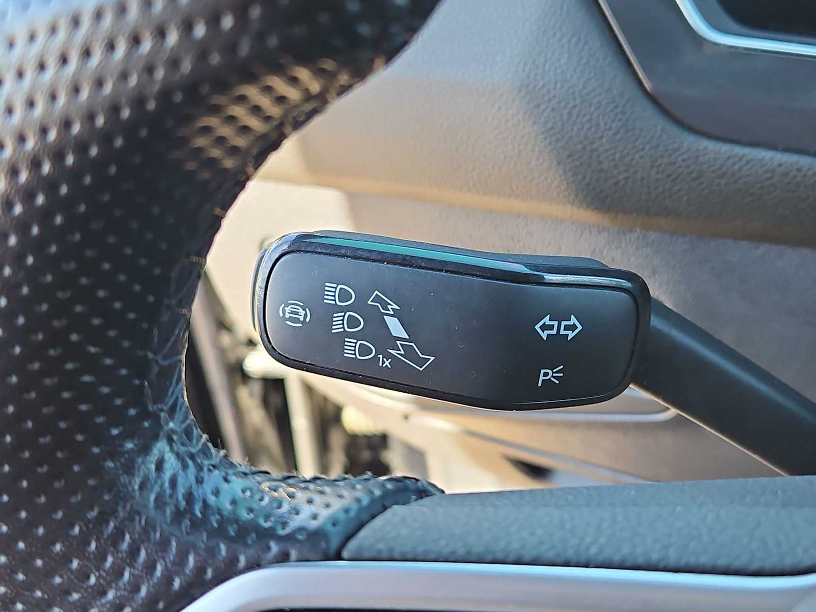 Thumbnail: 2023 Volkswagen Tiguan - 27