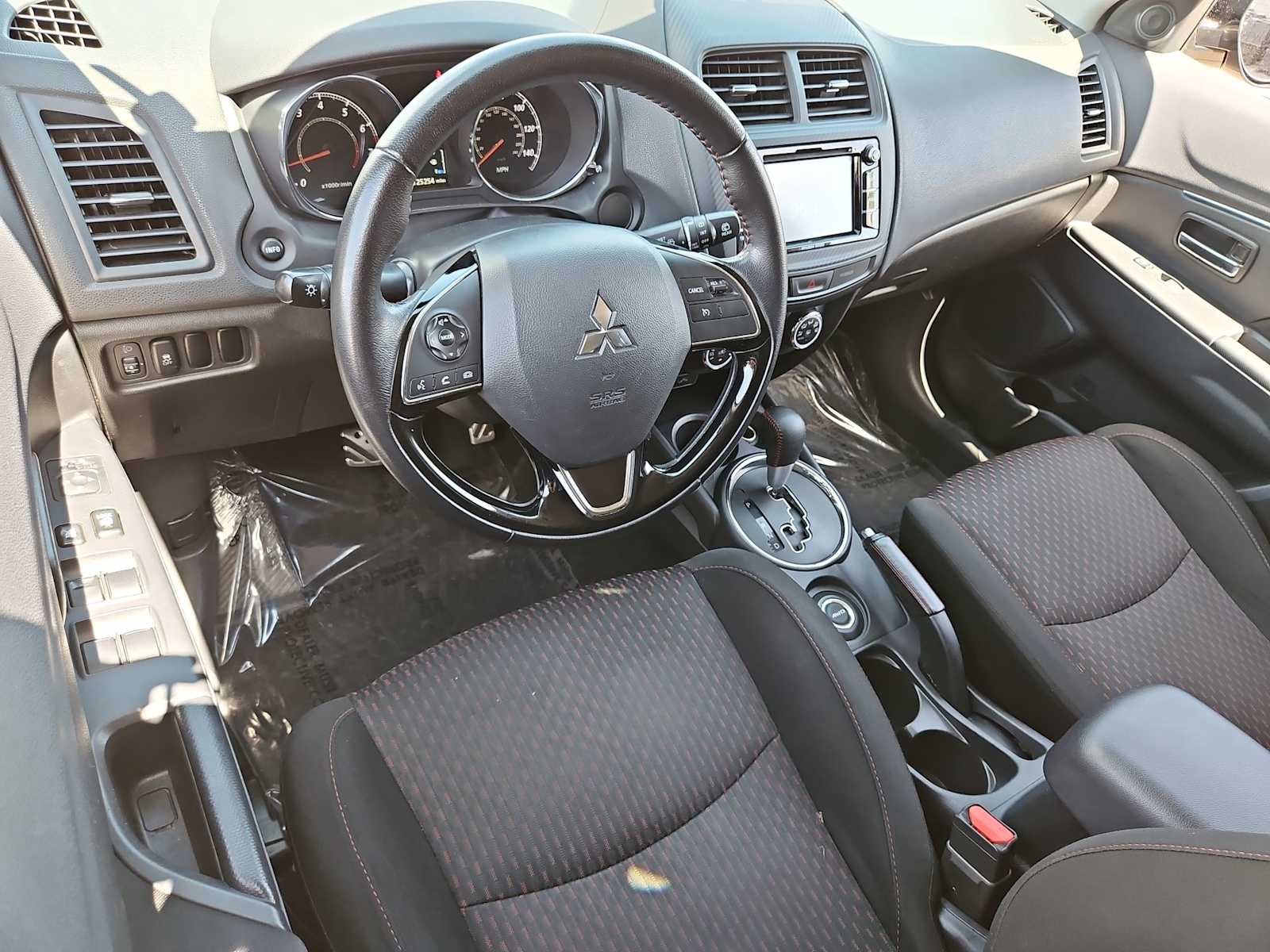 Thumbnail: 2017 Mitsubishi Outlander Sport - 10