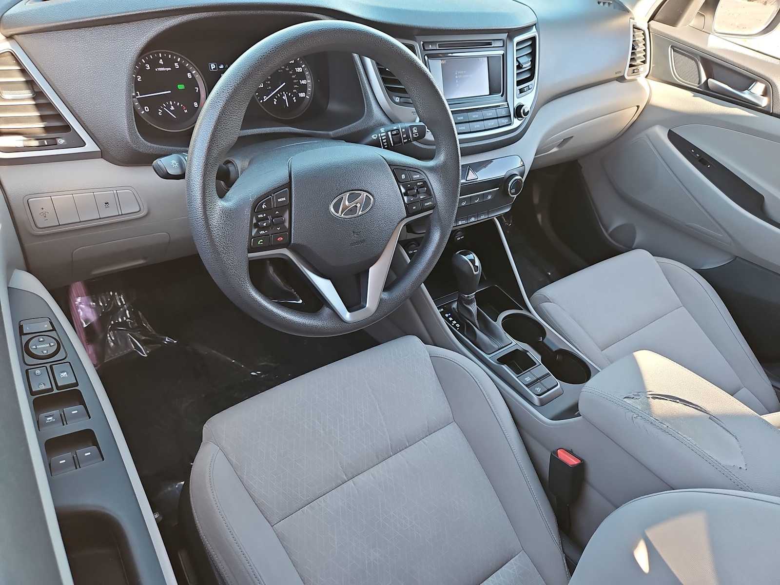 Thumbnail: 2016 Hyundai Tucson - 10