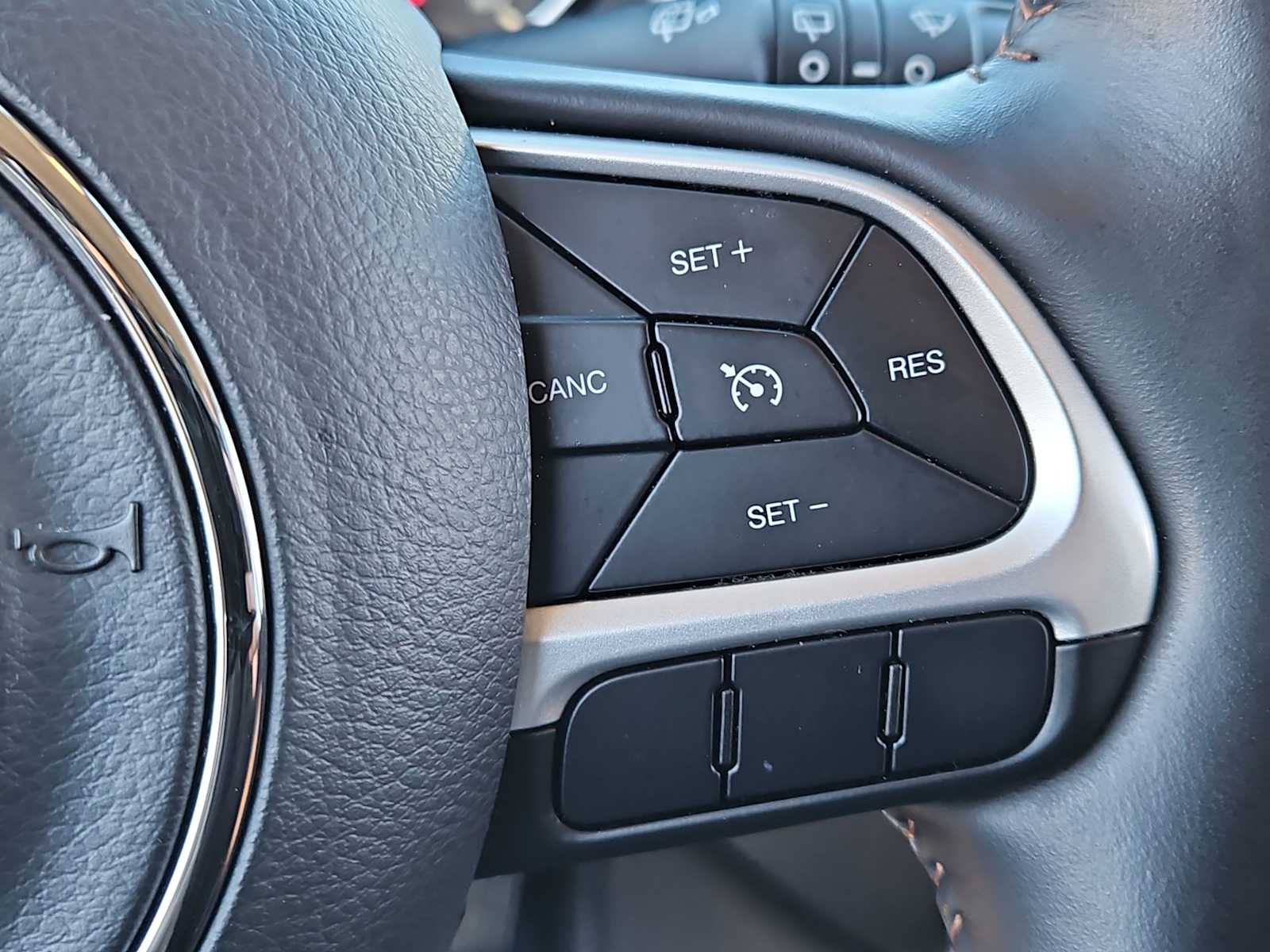 Thumbnail: 2018 Jeep Compass - 25