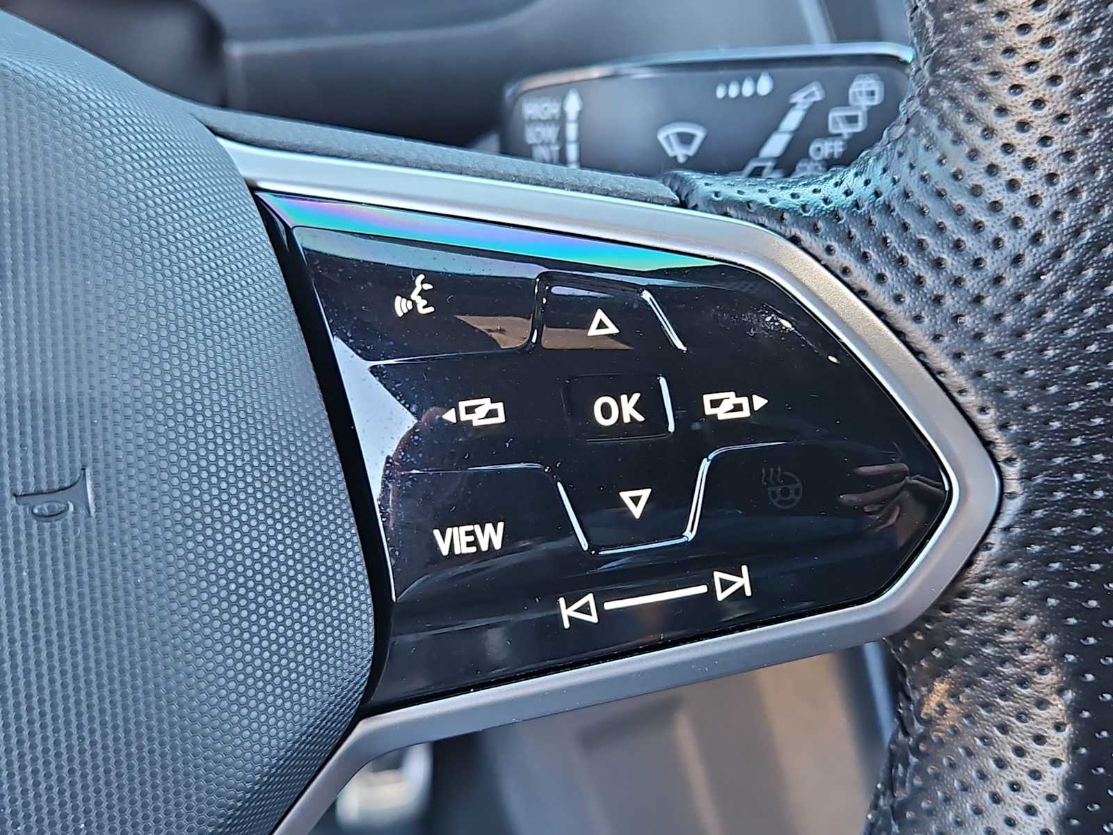 Thumbnail: 2023 Volkswagen Tiguan - 25