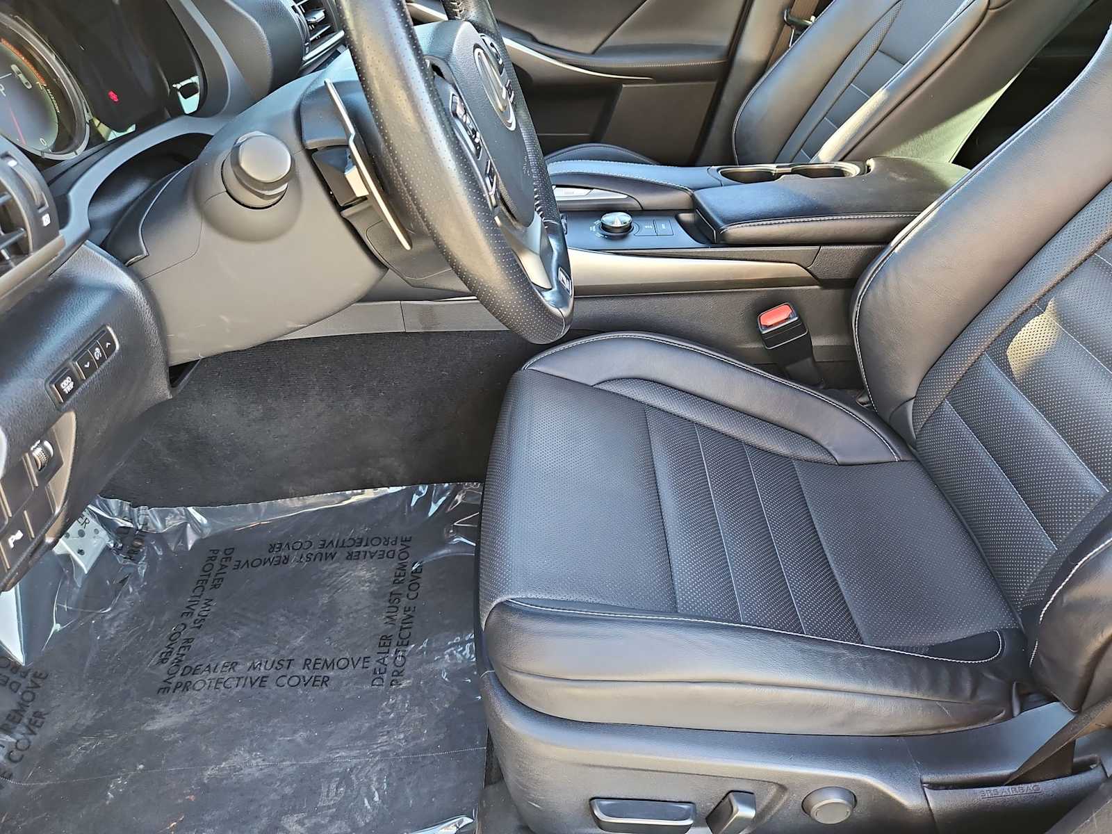 Thumbnail: 2019 Lexus IS - 16