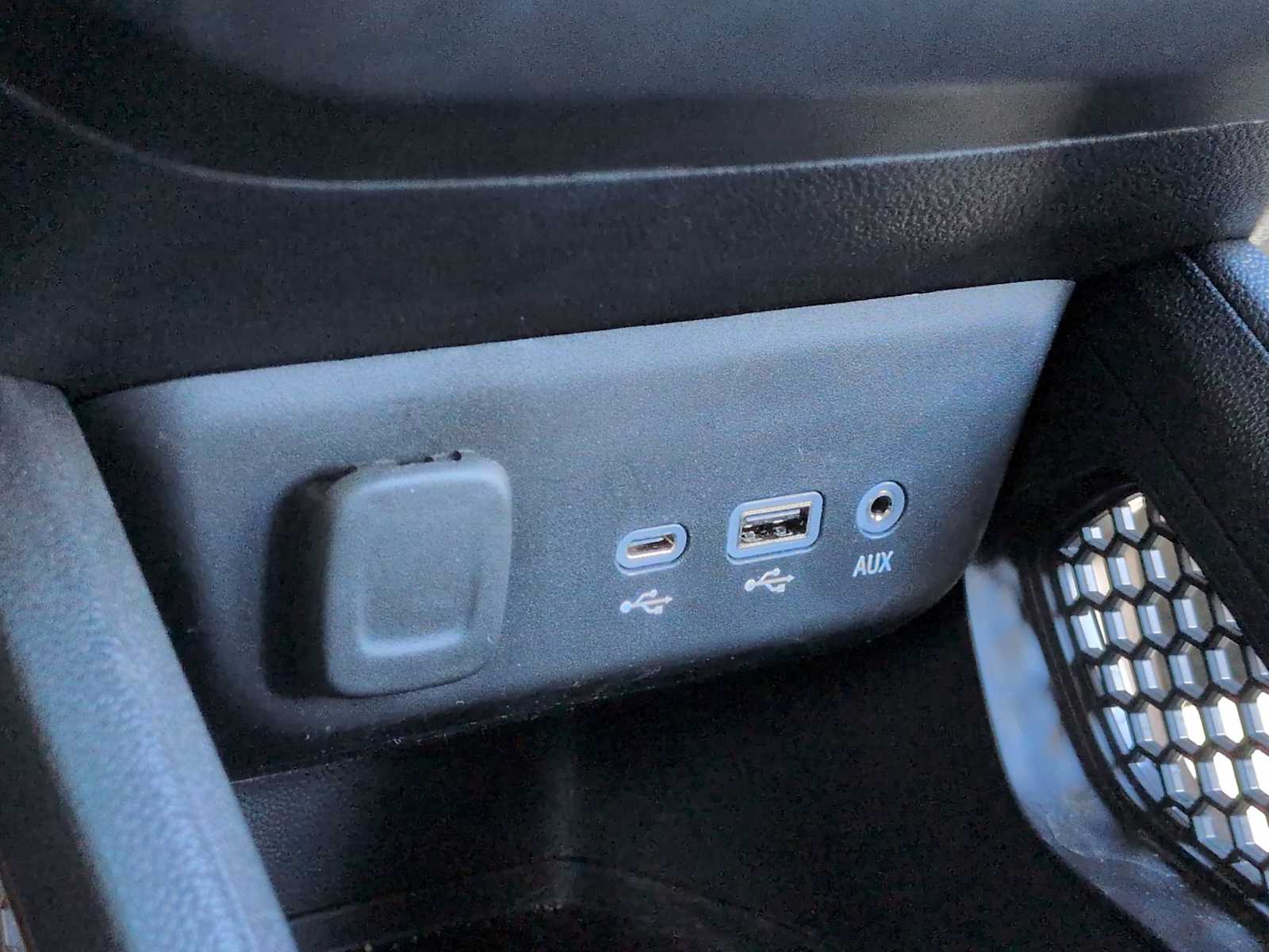 Thumbnail: 2021 Chevrolet TrailBlazer - 31