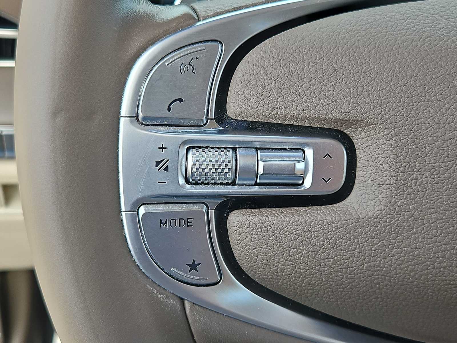 Thumbnail: 2022 Genesis GV80 - 24