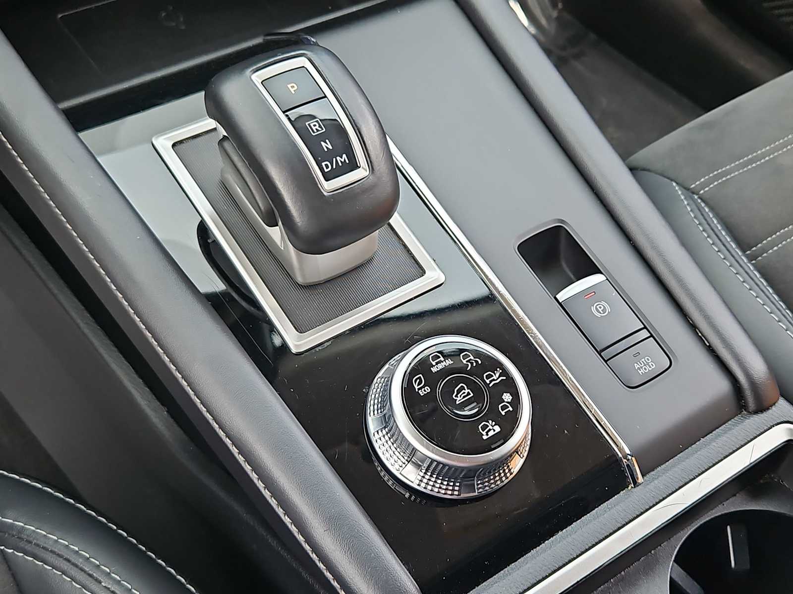 Thumbnail: 2024 Mitsubishi Outlander - 32