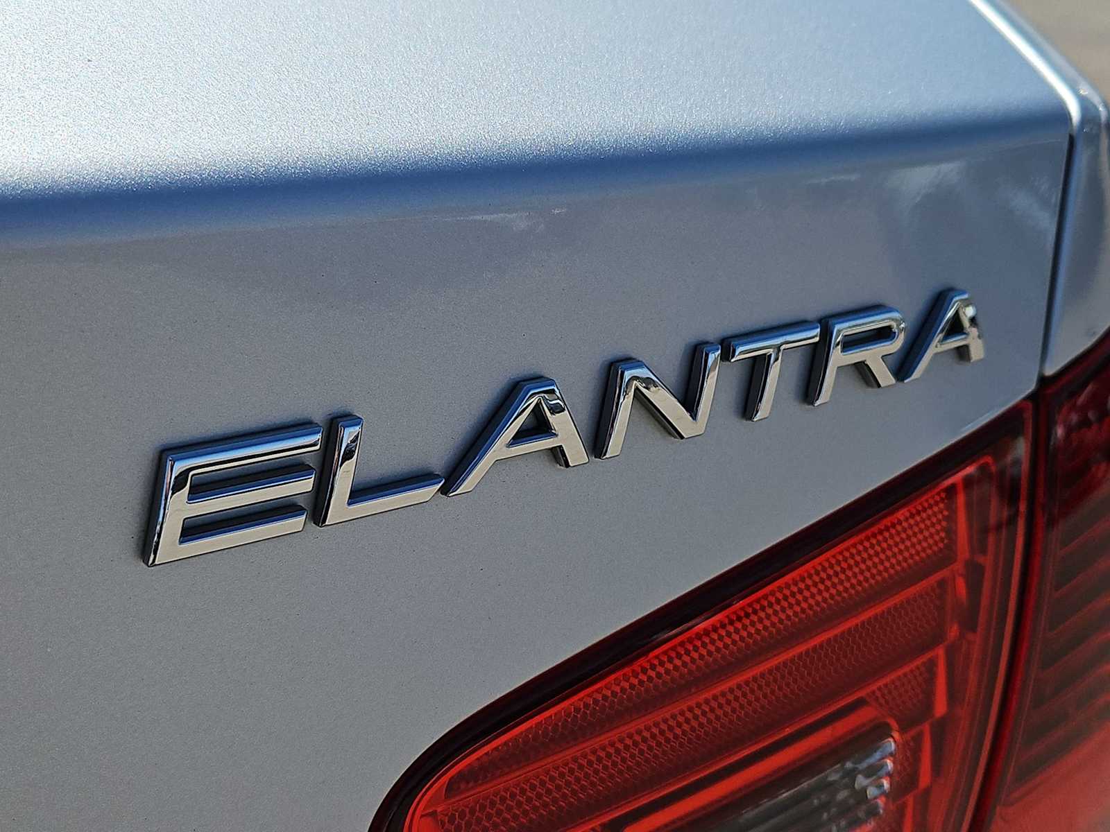 Thumbnail: 2010 Hyundai Elantra - 12