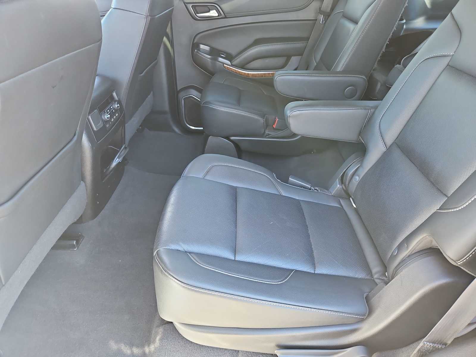 Thumbnail: 2019 Chevrolet Tahoe - 21