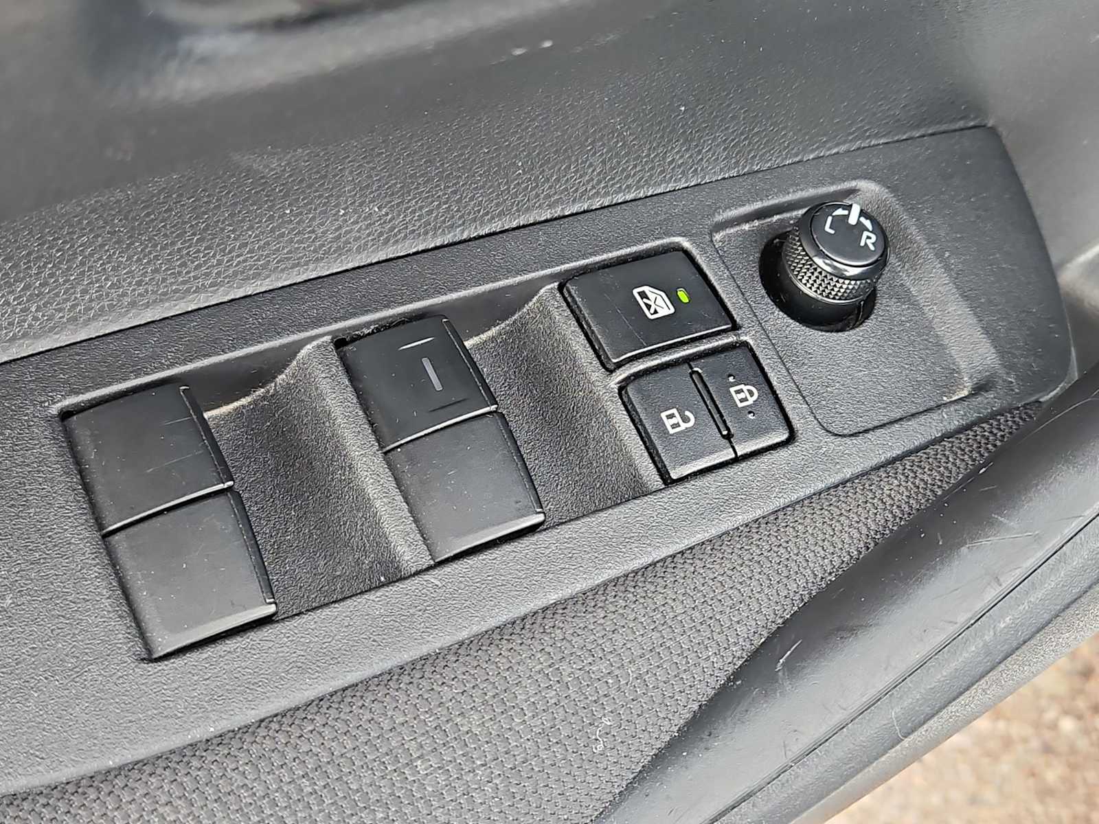 Thumbnail: 2023 Toyota Corolla - 17