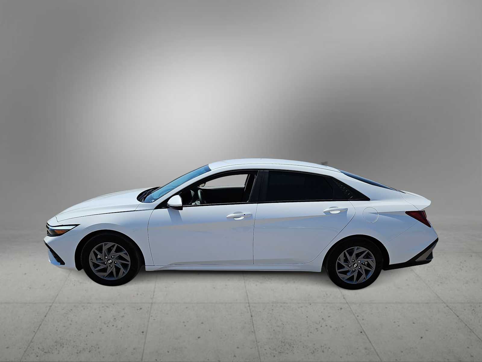 Thumbnail: 2024 Hyundai Elantra - 5