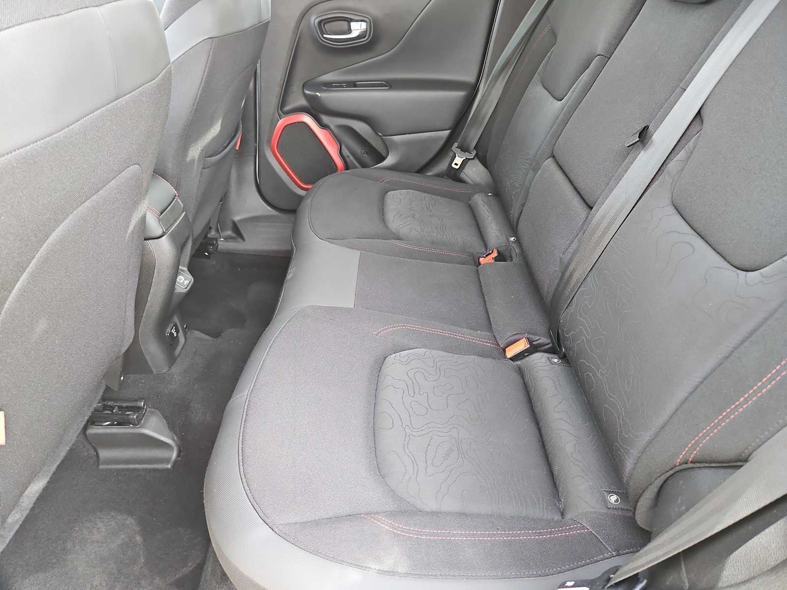 Thumbnail: 2018 Jeep Renegade - 19