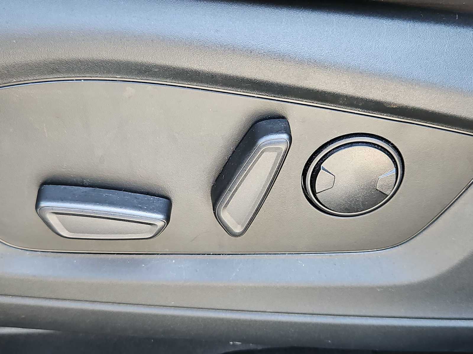 Thumbnail: 2021 Ford Explorer - 15