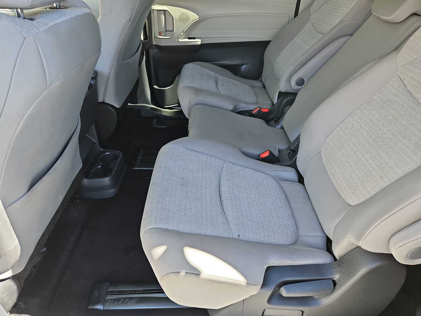 Thumbnail: 2023 Toyota Sienna - 17