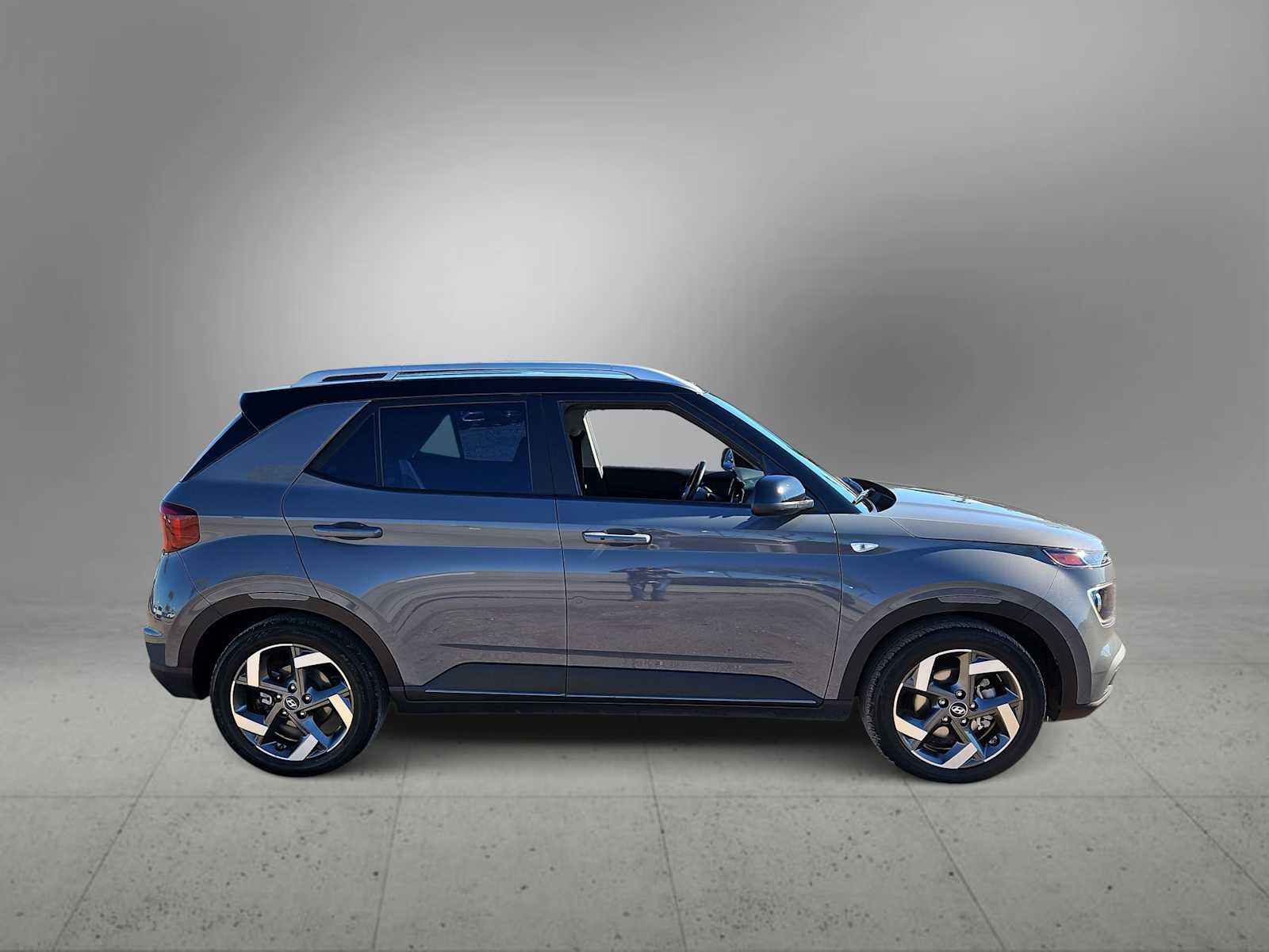 Thumbnail: 2023 Hyundai Venue - 9