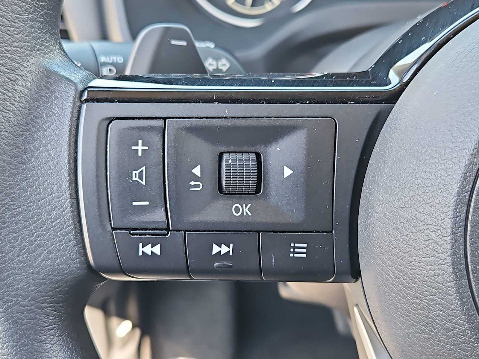 Thumbnail: 2022 Nissan Rogue - 23