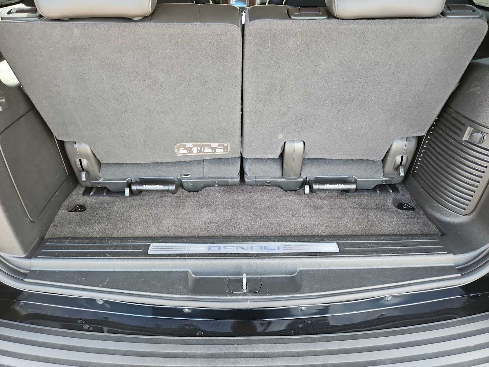 Thumbnail: 2013 GMC Yukon - 34