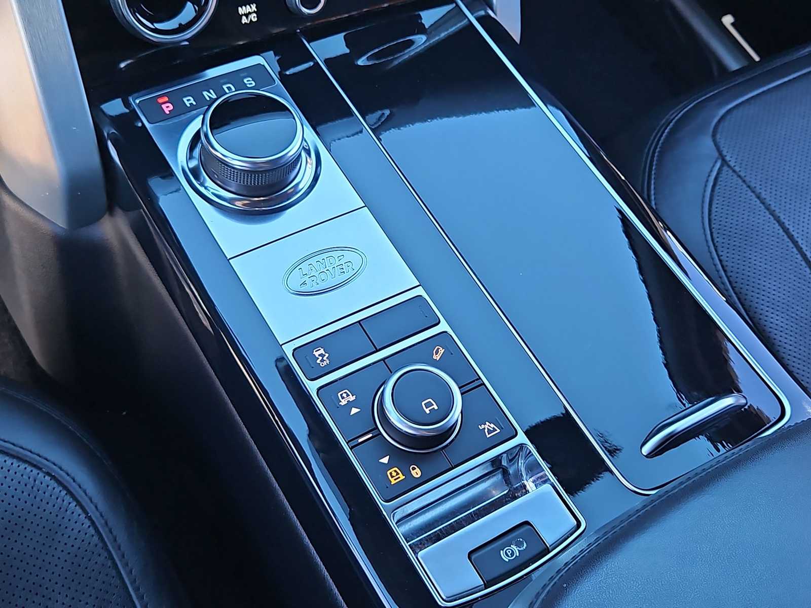 Thumbnail: 2019 Land Rover Range Rover - 33