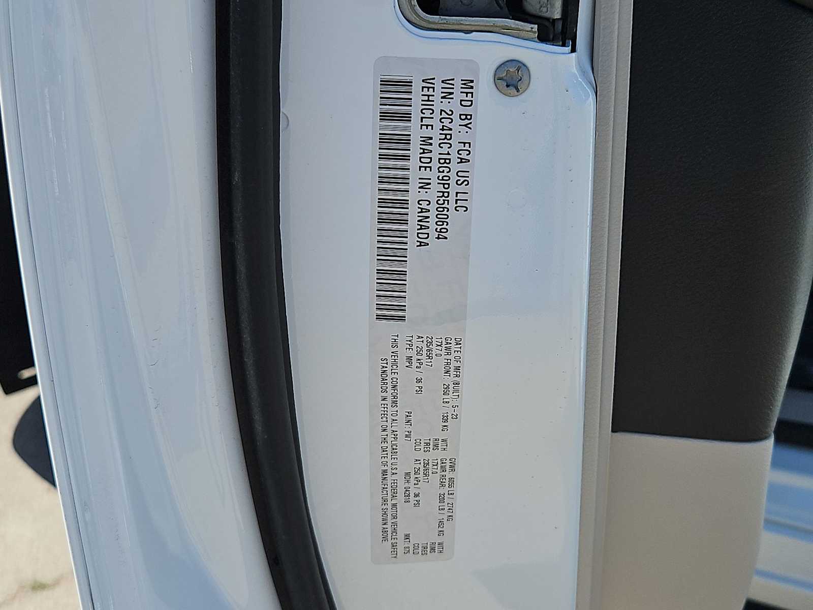 Thumbnail: 2023 Chrysler Pacifica - 36