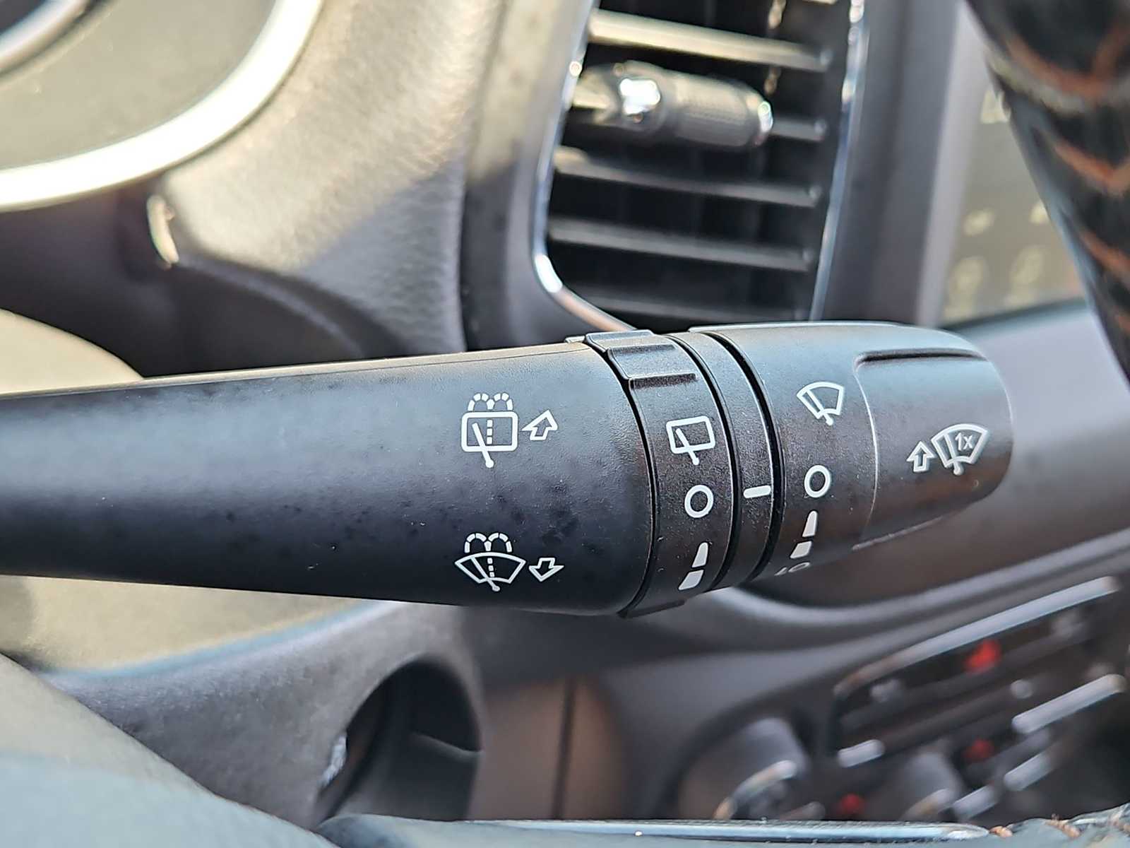 Thumbnail: 2020 Jeep Compass - 25