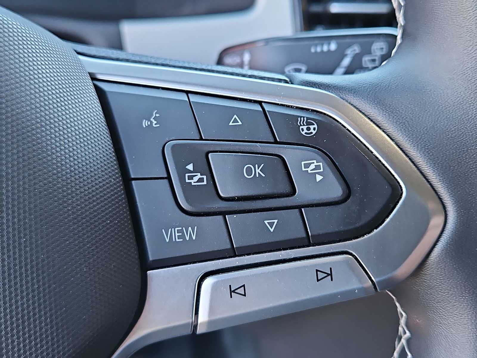 Thumbnail: 2021 Volkswagen Atlas - 24