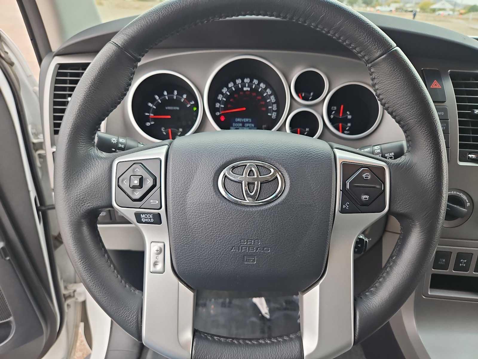 Thumbnail: 2016 Toyota Sequoia - 23