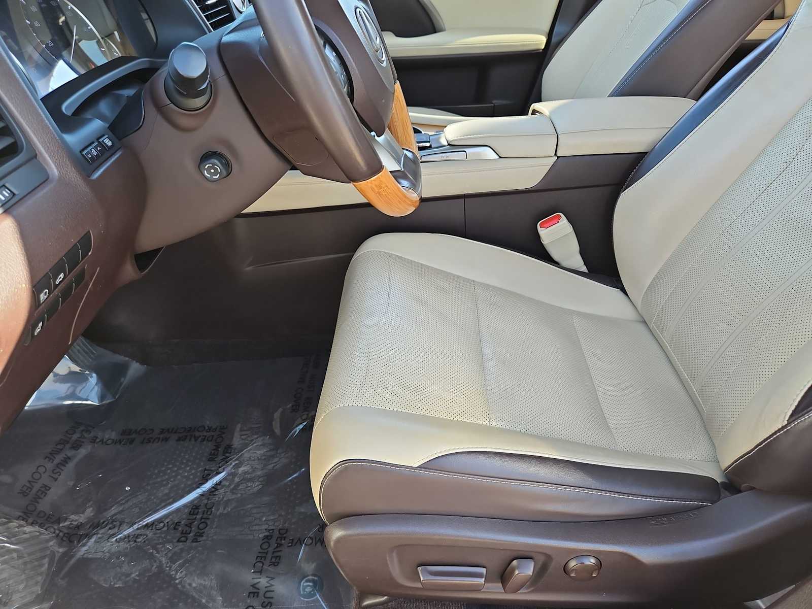 Thumbnail: 2017 Lexus RX - 17