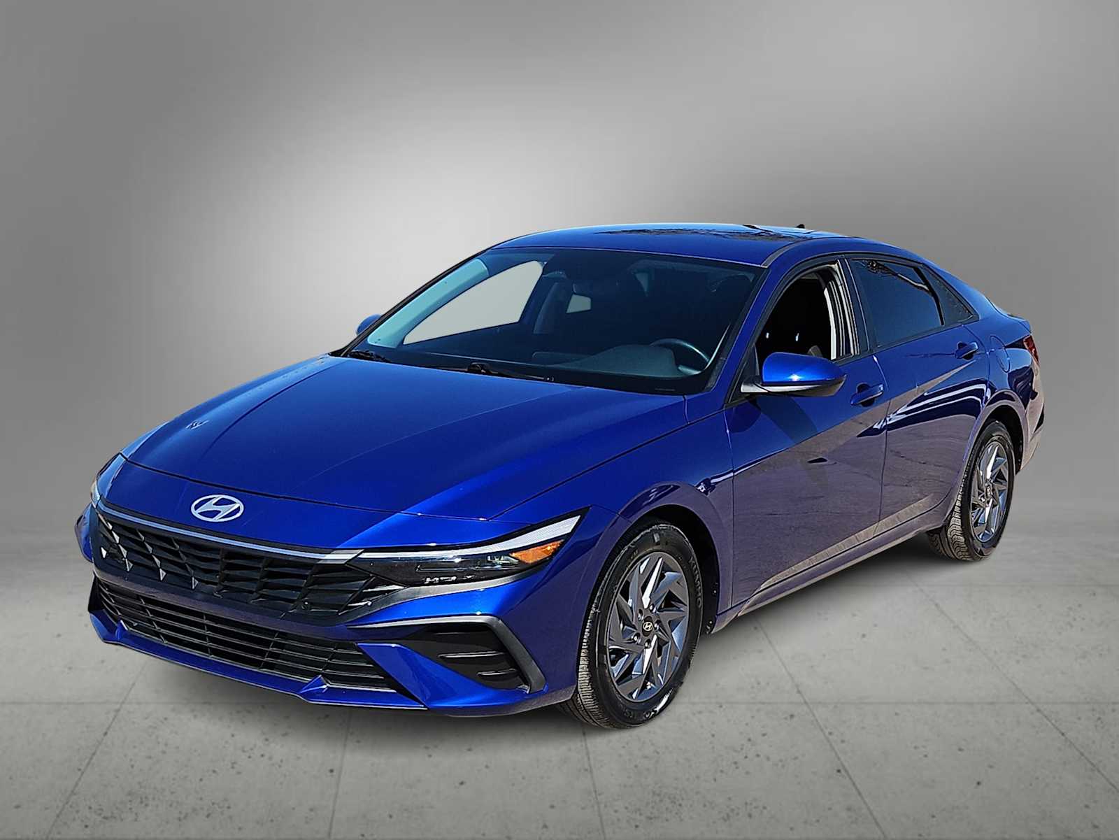 Thumbnail: 2024 Hyundai Elantra - 4