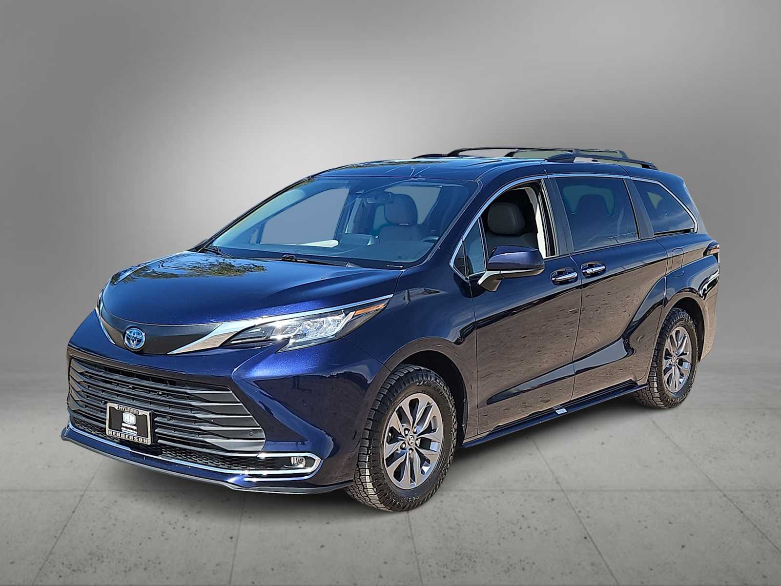 Thumbnail: 2023 Toyota Sienna - 4